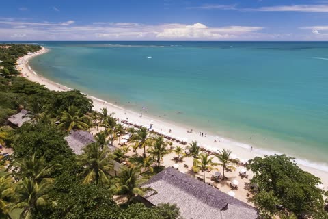 Vista aérea da praia do La Torre Resort em Porto Seguro
